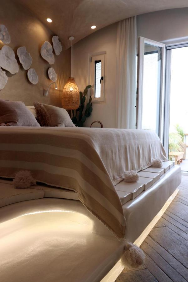 Narcissus Luxury Suites Naxos City Екстериор снимка